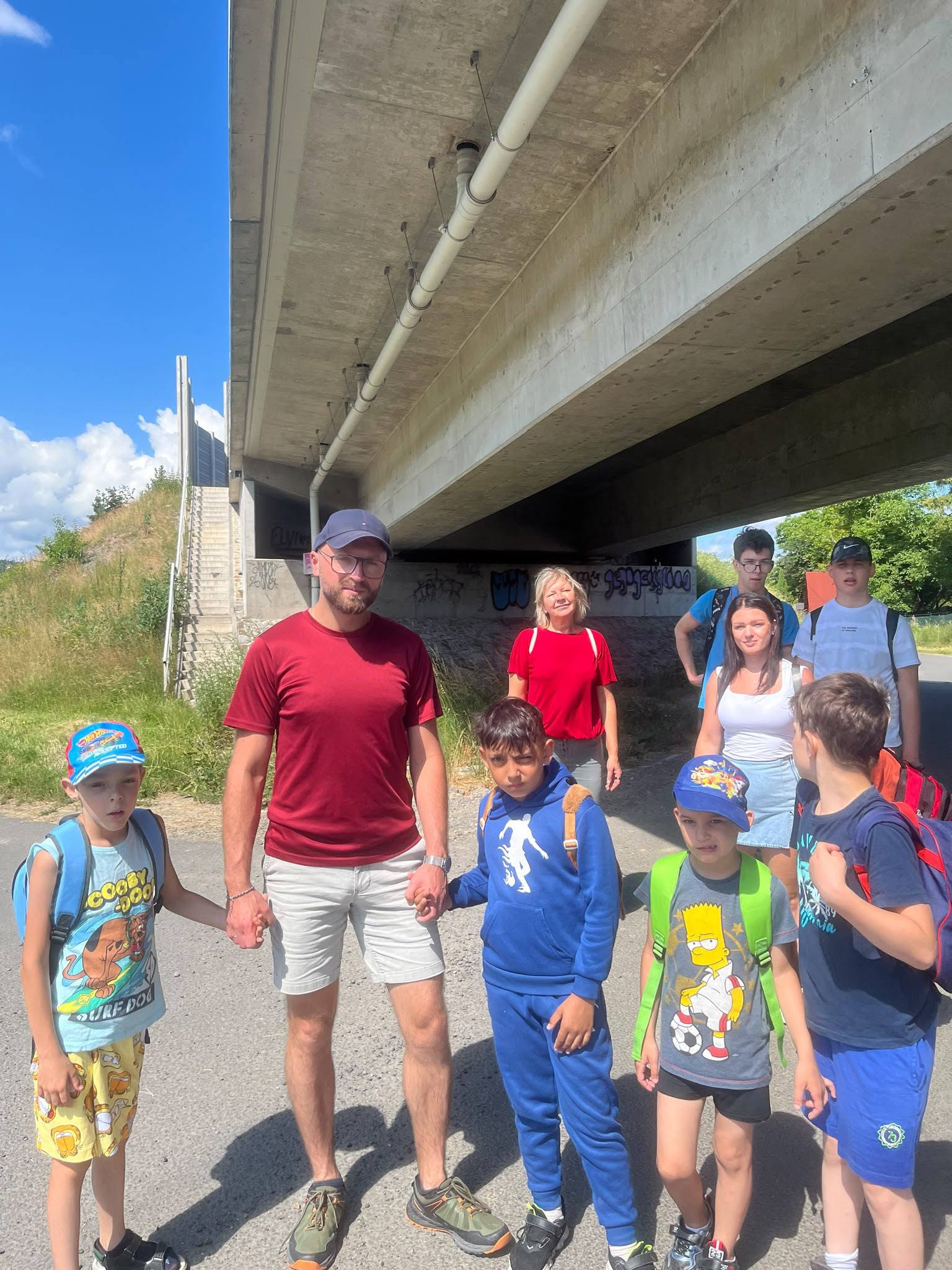 Sportovně-turistická vycházka propojila nejmladší i nejstarší žáky
